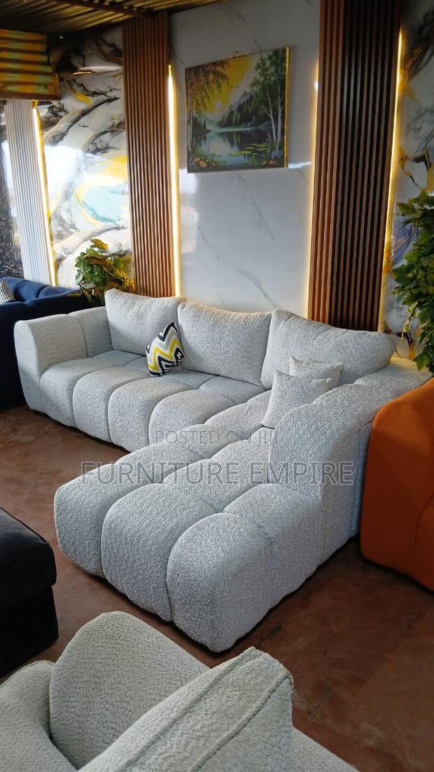 6 Seater L‐Shaped White Bubble Sofa