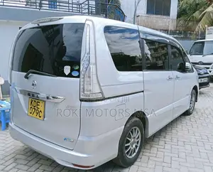 Nissan Serena 2014 Silver