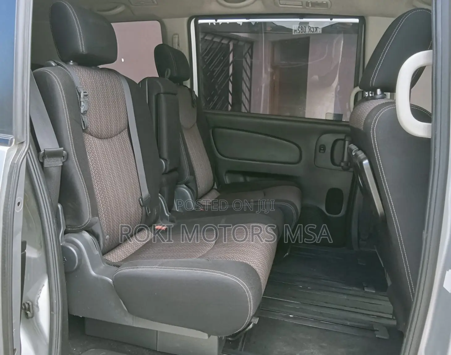 Nissan Serena 2014 Silver