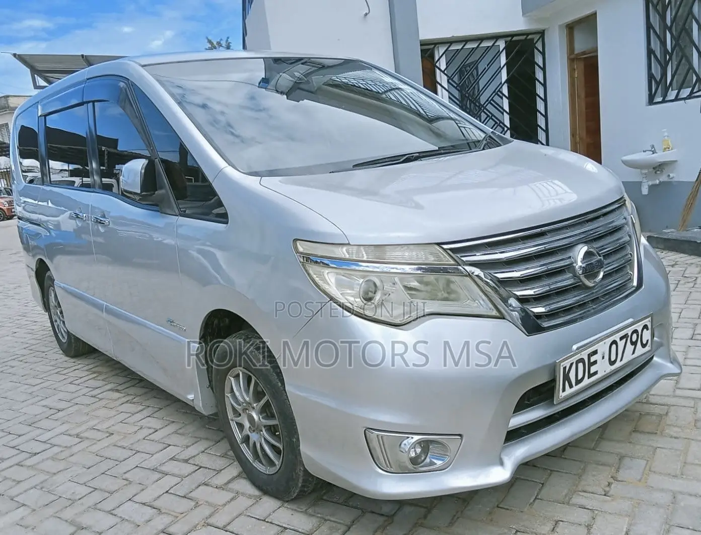 Nissan Serena 2014 Silver