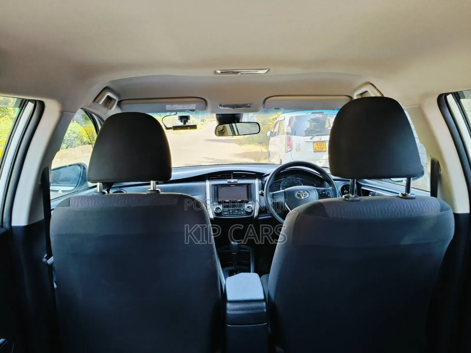 Toyota Corolla Fielder 1.5 Hybrid FWD 2018 White