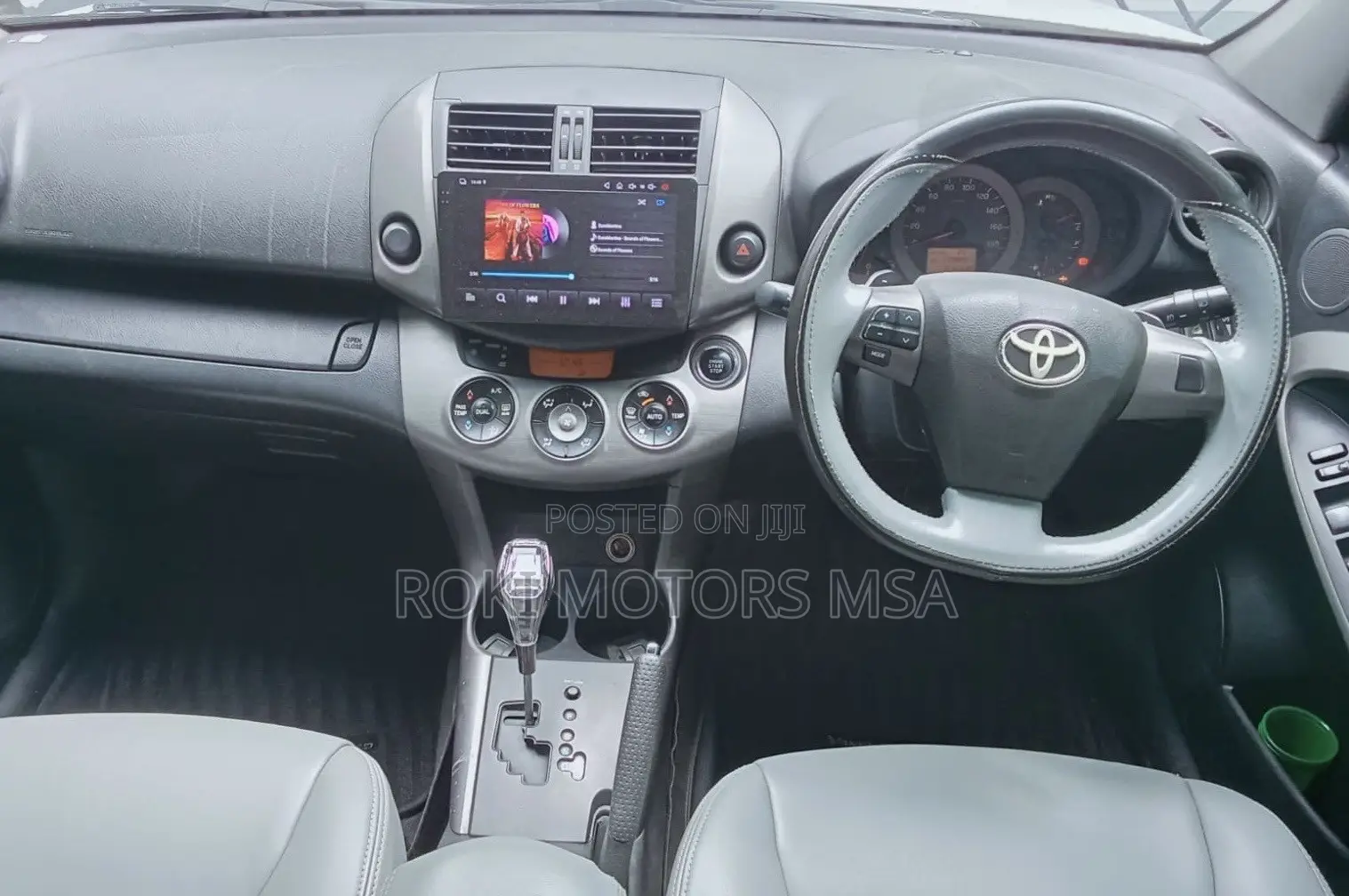 Toyota Vanguard 2013 White