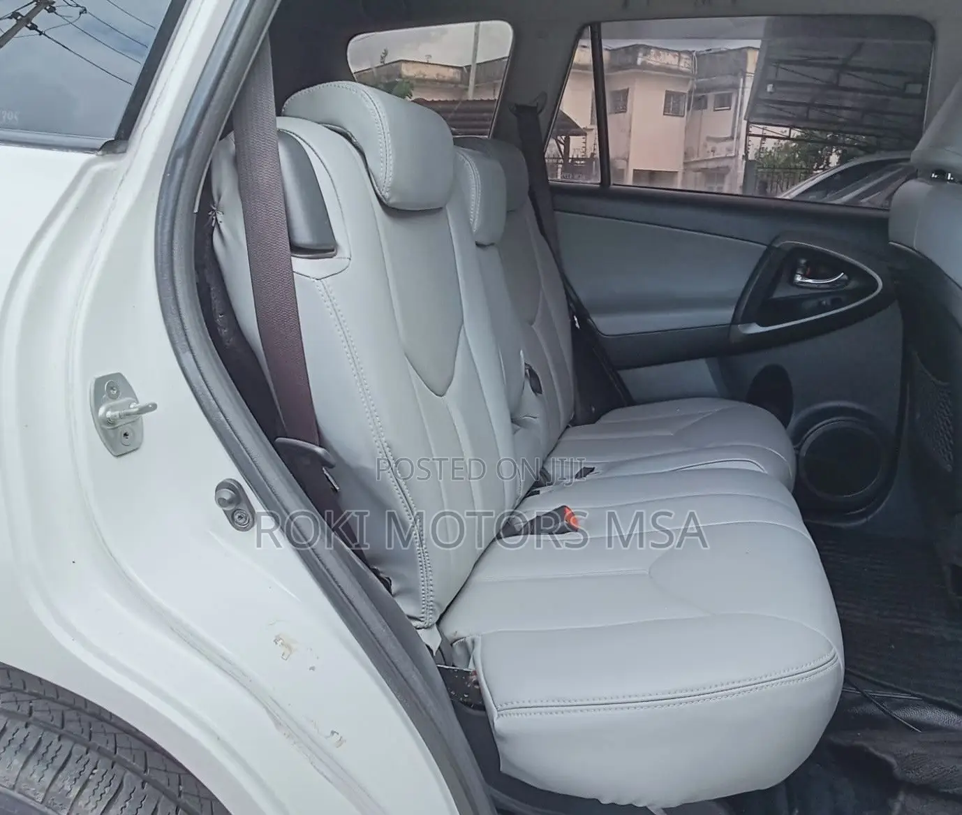 Toyota Vanguard 2013 White
