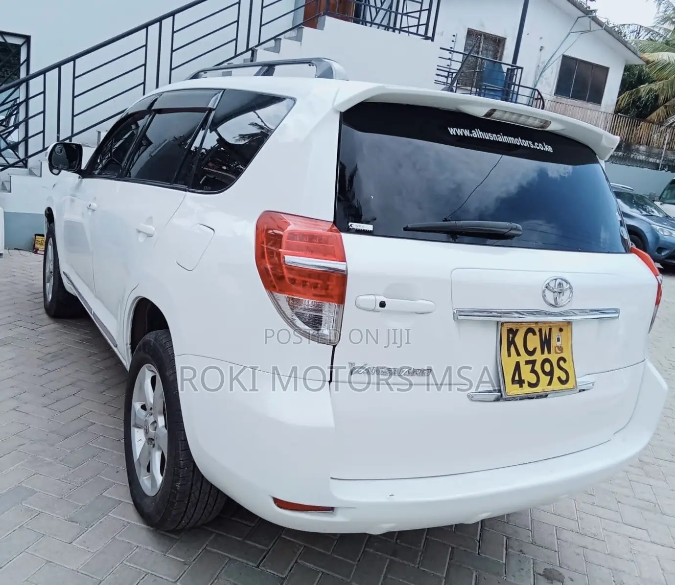 Toyota Vanguard 2013 White
