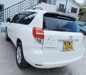 Toyota Vanguard 2013 White