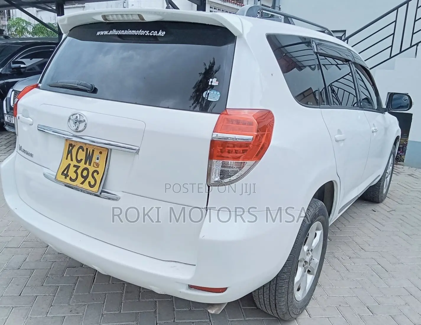 Toyota Vanguard 2013 White