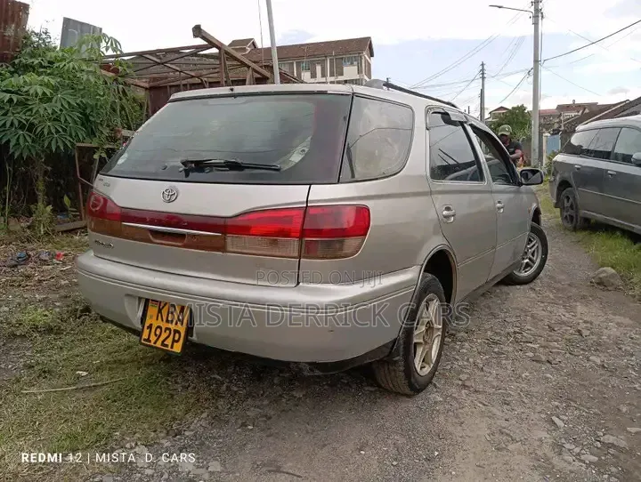 Toyota Vista 2000 Silver