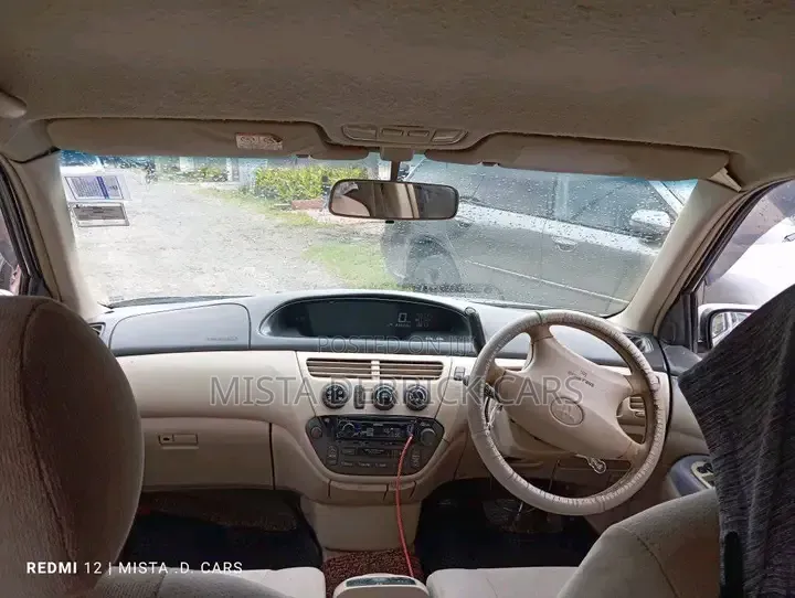 Toyota Vista 2000 Silver