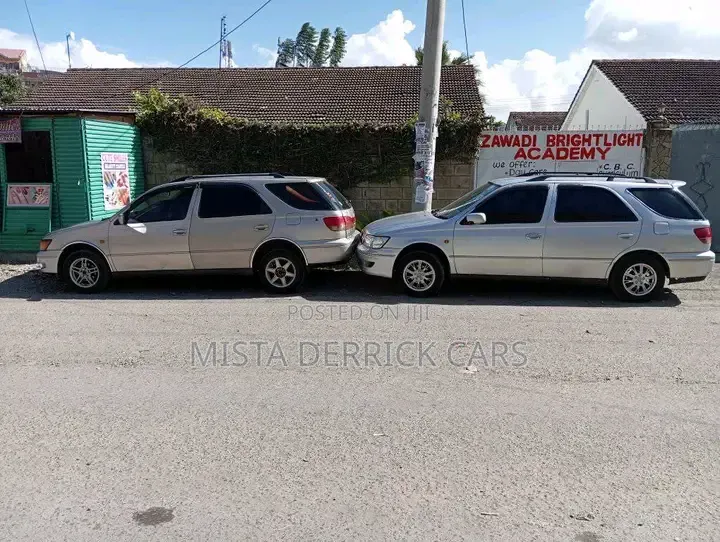 Toyota Vista 2000 Silver