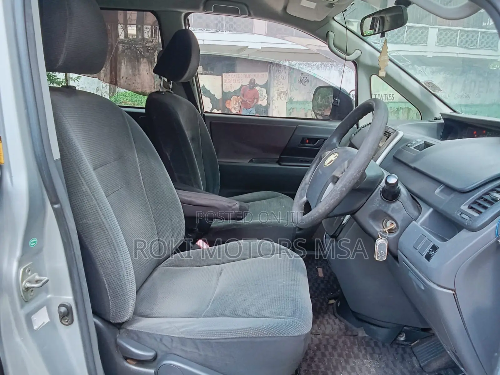 Toyota Noah 2009 Silver
