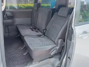 Toyota Noah 2009 Silver