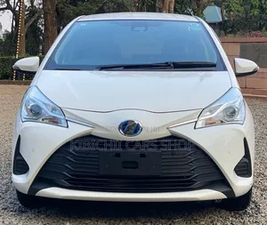 Toyota Vitz 1.5 FWD Hybrid 5dr 2019 White