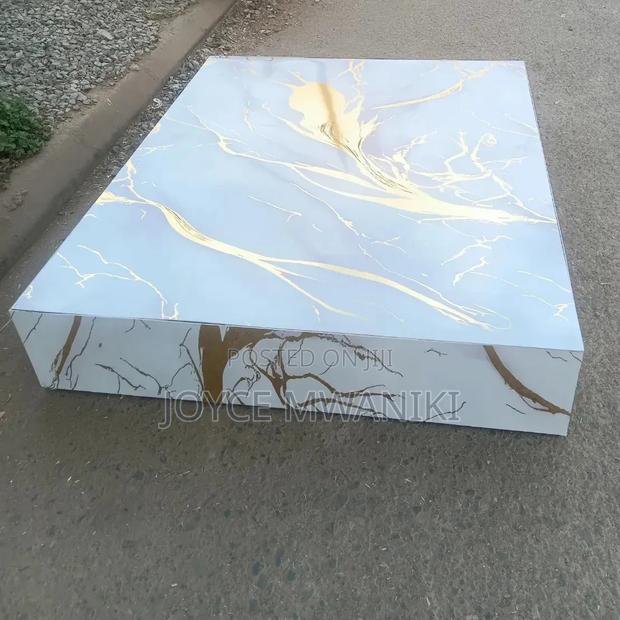 Laminated Marble Podium for One Chair 