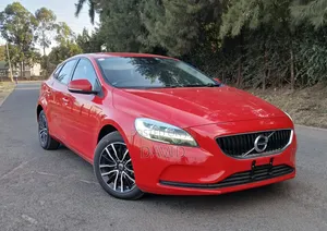 Volvo V40 2018 Red