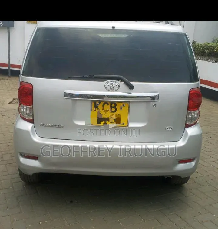 Toyota Corolla Rumion Hatchback 1.5 FWD 2008 Silver