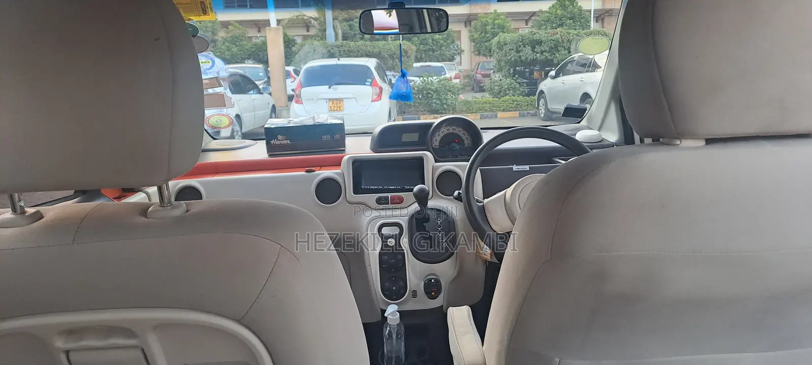 Toyota Porte 2012 Beige