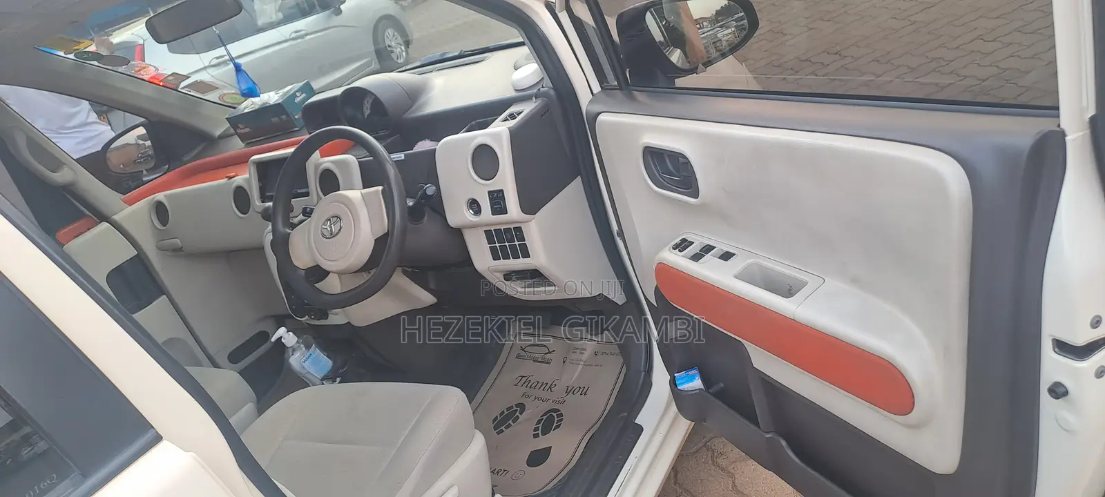 Toyota Porte 2012 Beige