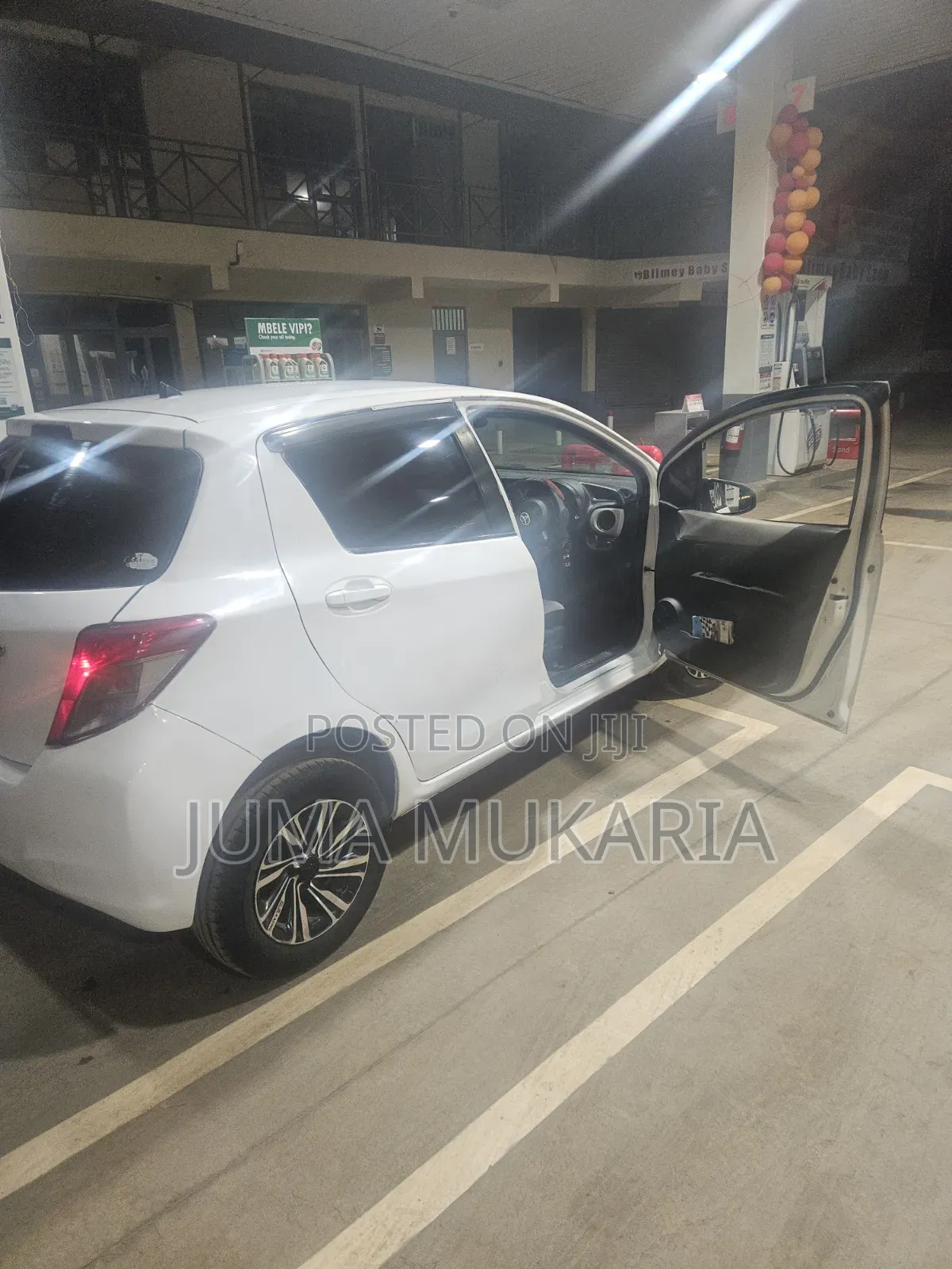 Toyota Vitz 1.0 FWD 3dr 2011 White