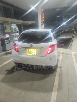 Toyota Vitz 1.0 FWD 3dr 2011 White