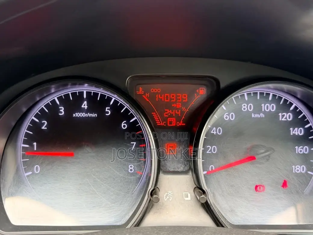 Nissan Note 1.2 Petrol 2013 Maroon