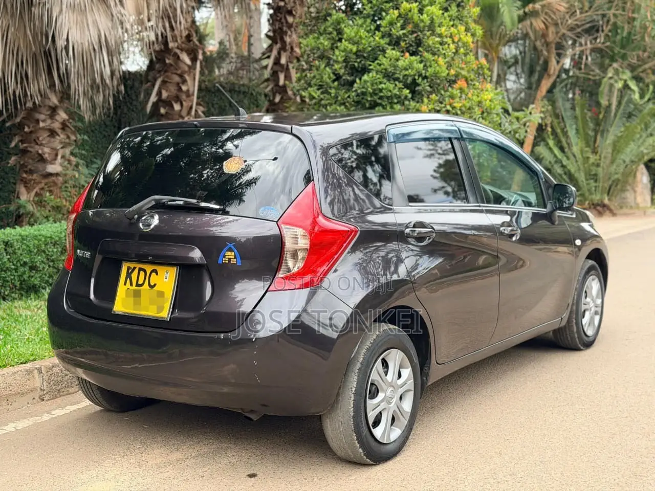 Nissan Note 1.2 Petrol 2013 Maroon