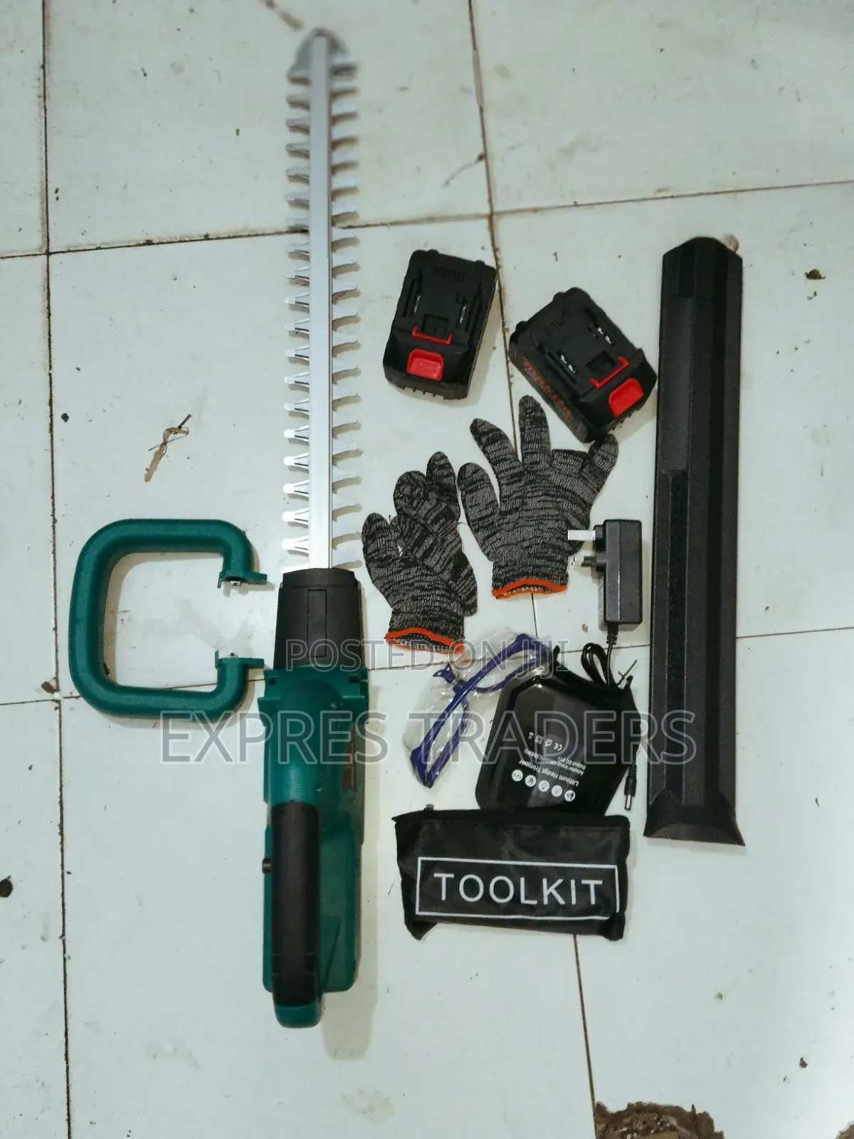 Rechargeable Hedge Trimmer Machine