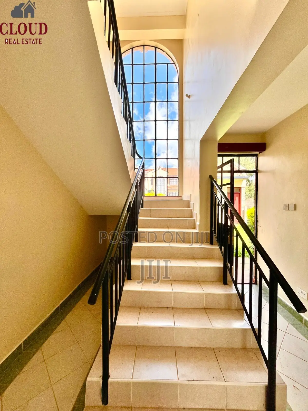 4bdrm Maisonette in Oluulua for sale