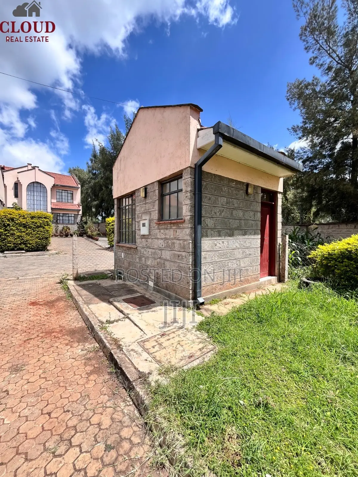 4bdrm Maisonette in Oluulua for sale
