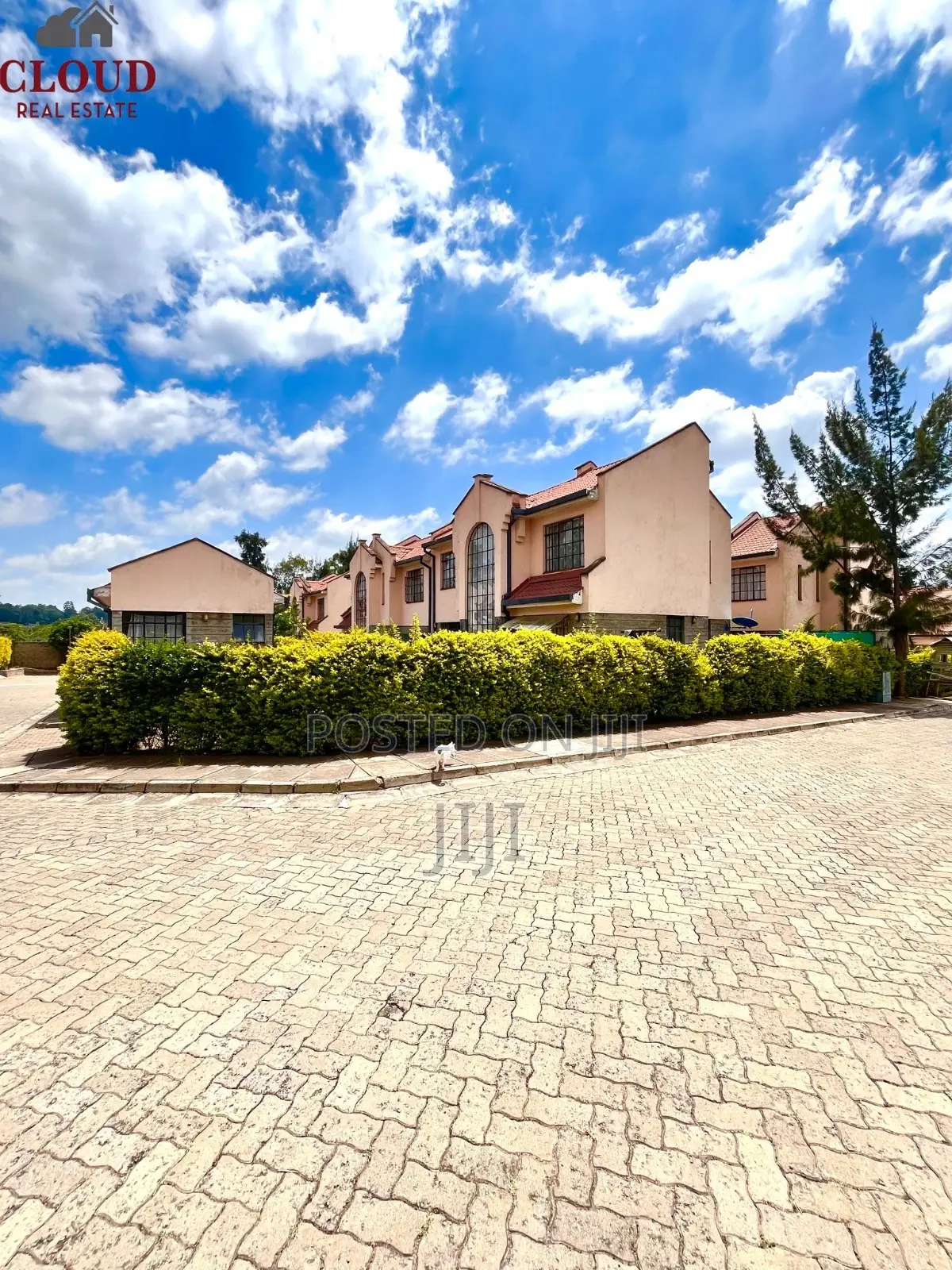 4bdrm Maisonette in Oluulua for sale