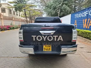 Toyota Hilux 2018 Black