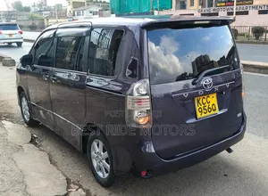 Toyota Voxy 2008 Blue