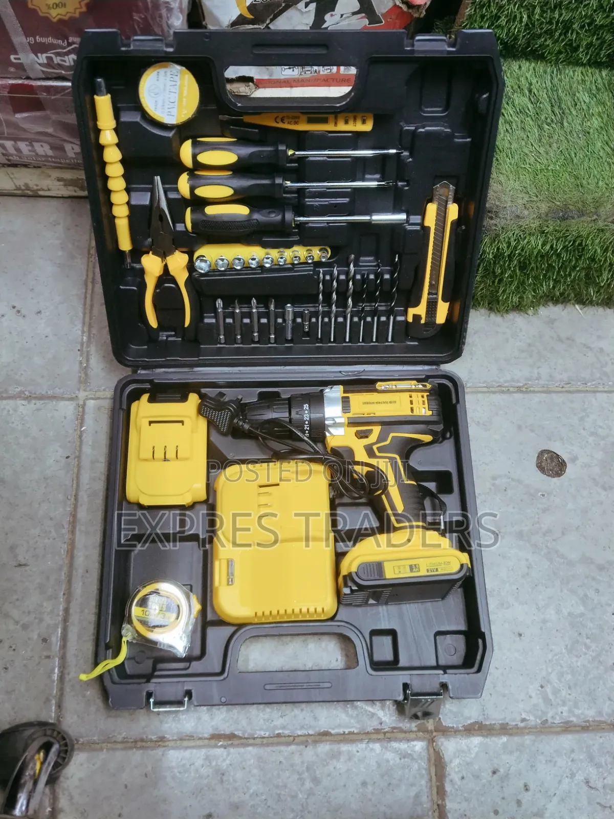 DeWalt Cordless Drill Kit