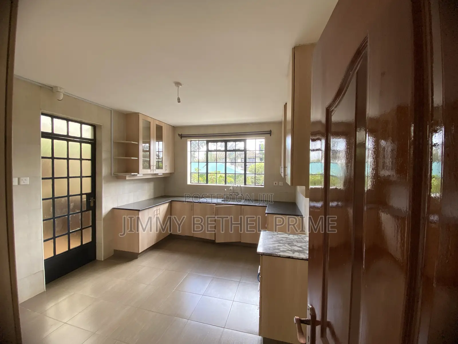 4bdrm Townhouse / Terrace in Kiambu CBD for rent