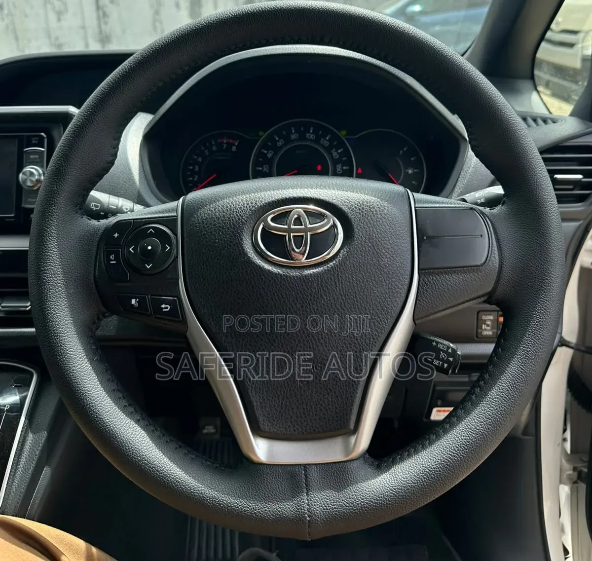 Toyota Voxy X 2WD 8-Seater 2019 White