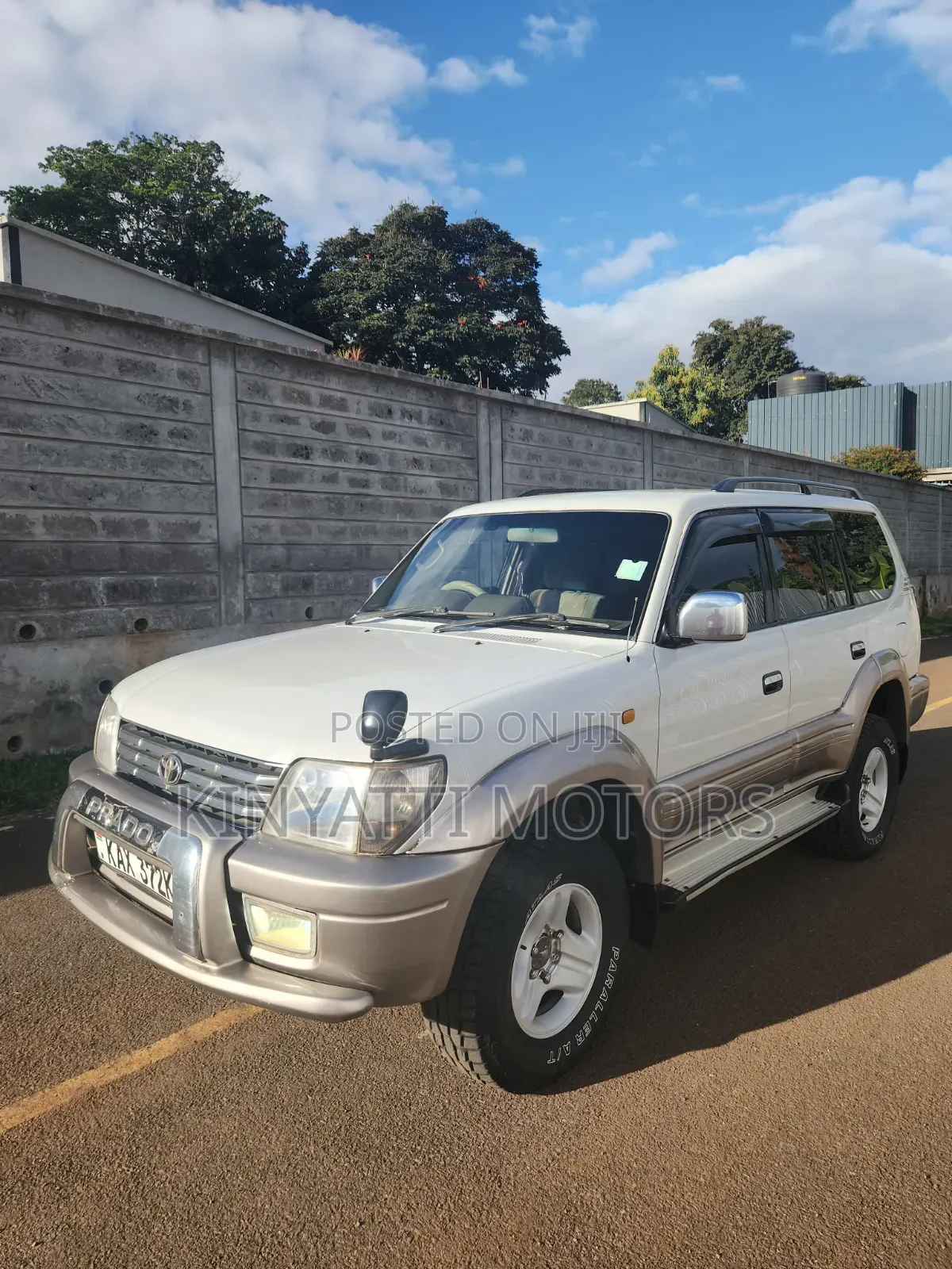 Toyota Land Cruiser Prado 2004 White