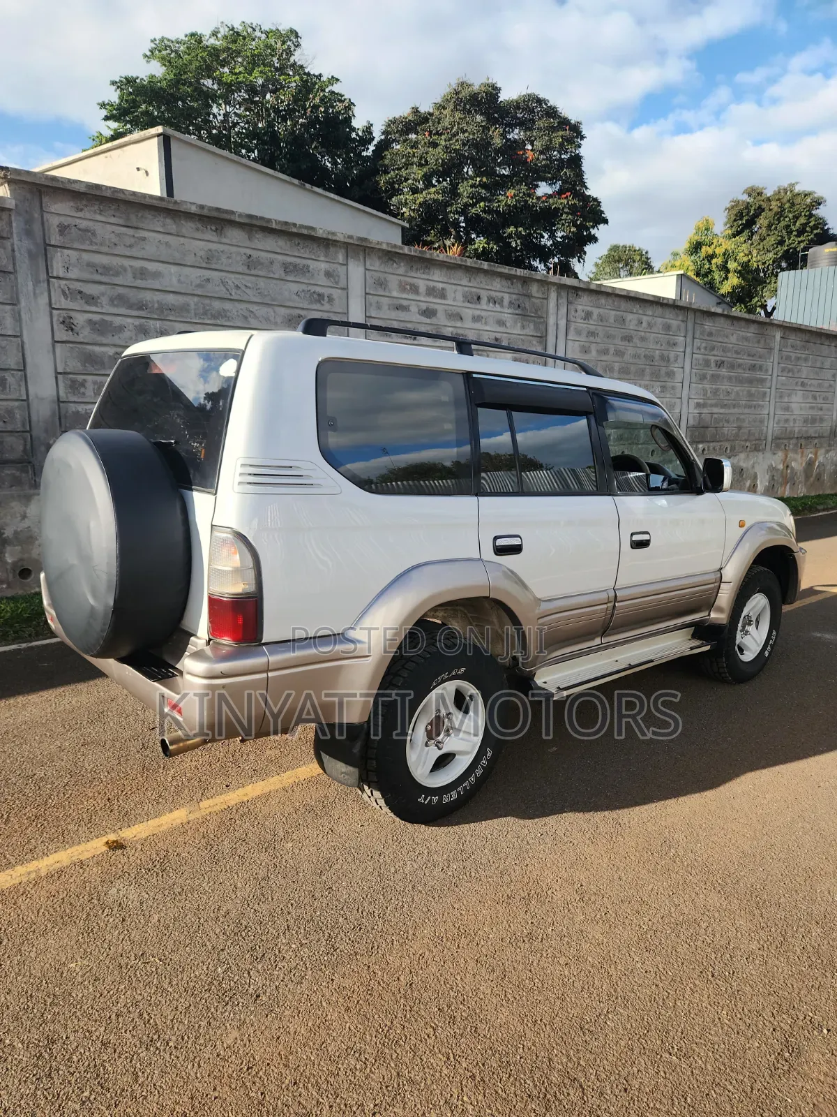 Toyota Land Cruiser Prado 2004 White