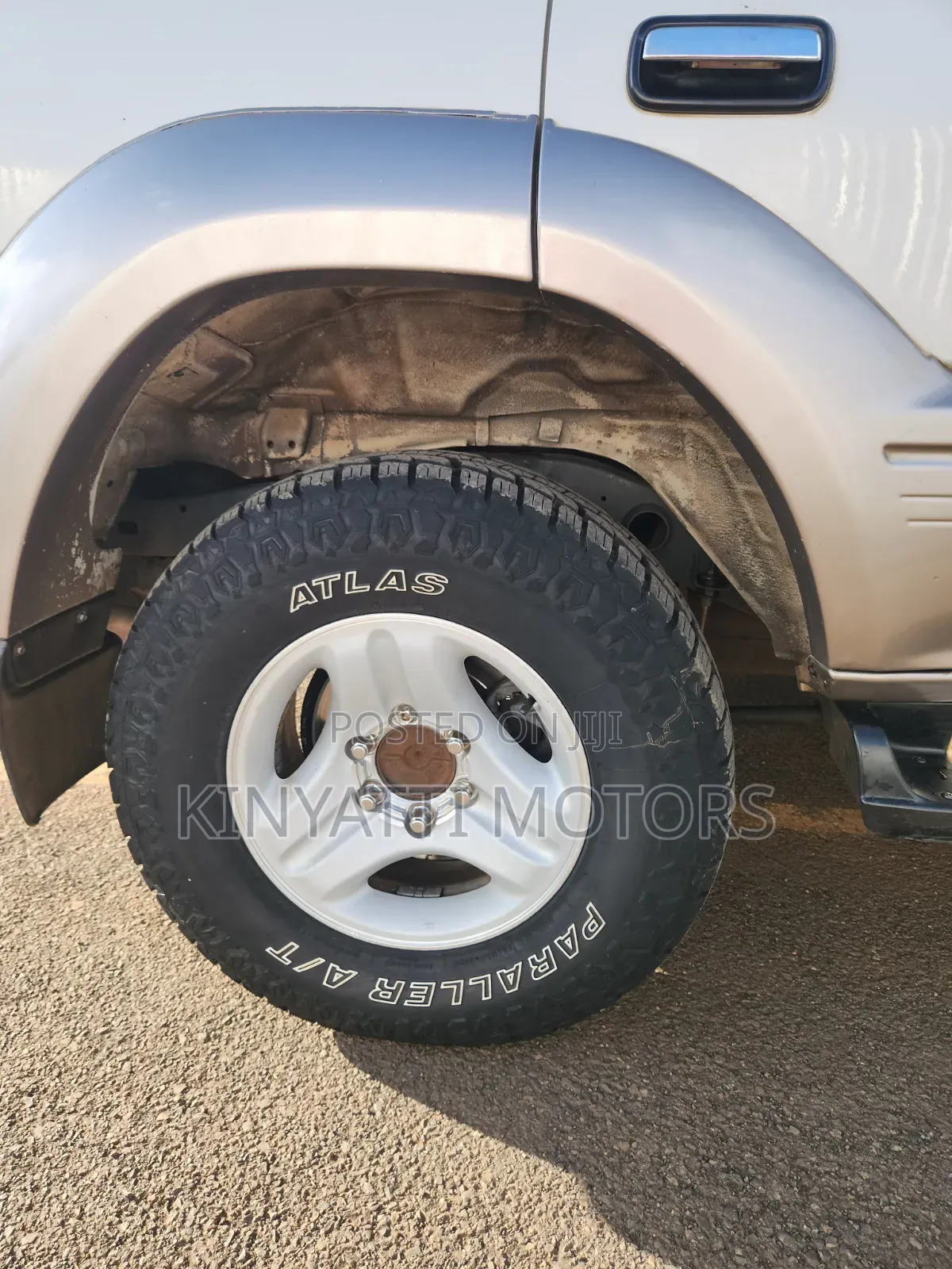 Toyota Land Cruiser Prado 2004 White