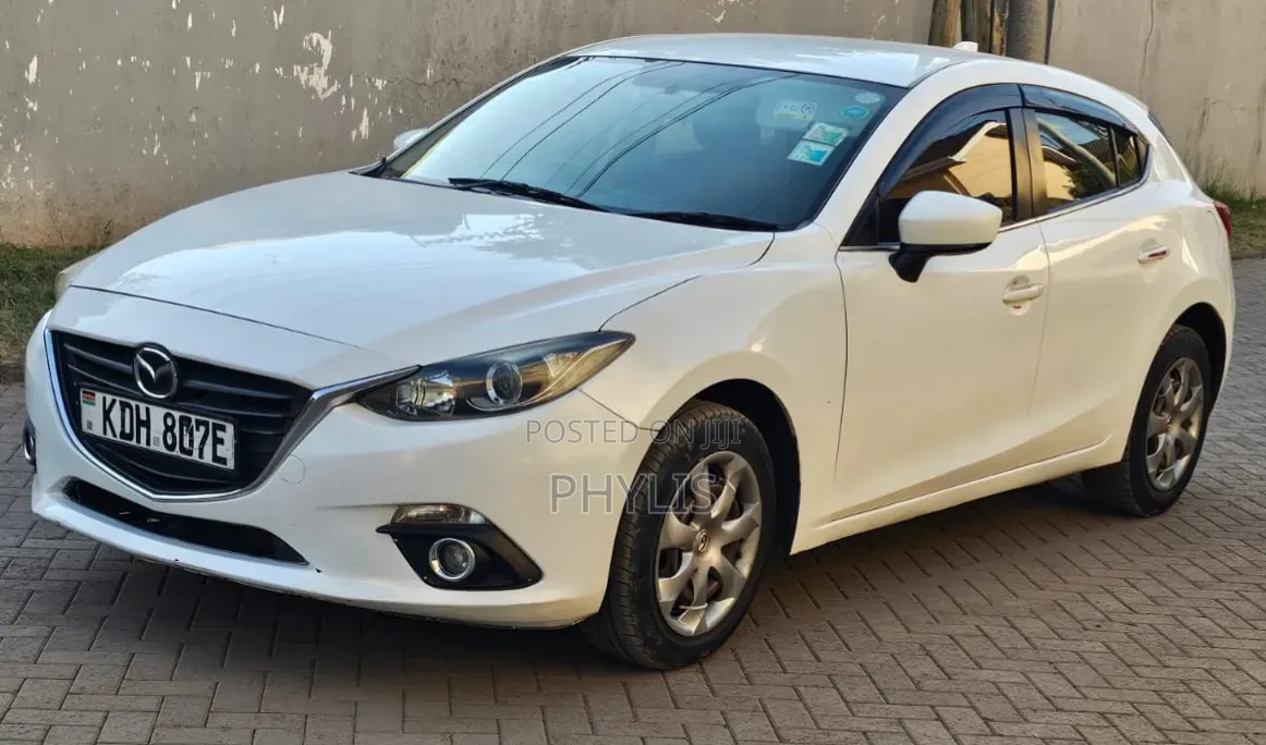 Mazda Axela SV Premium 2014 White