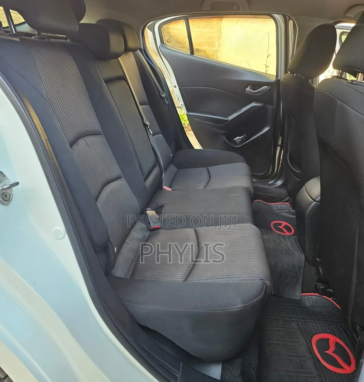 Mazda Axela SV Premium 2014 White