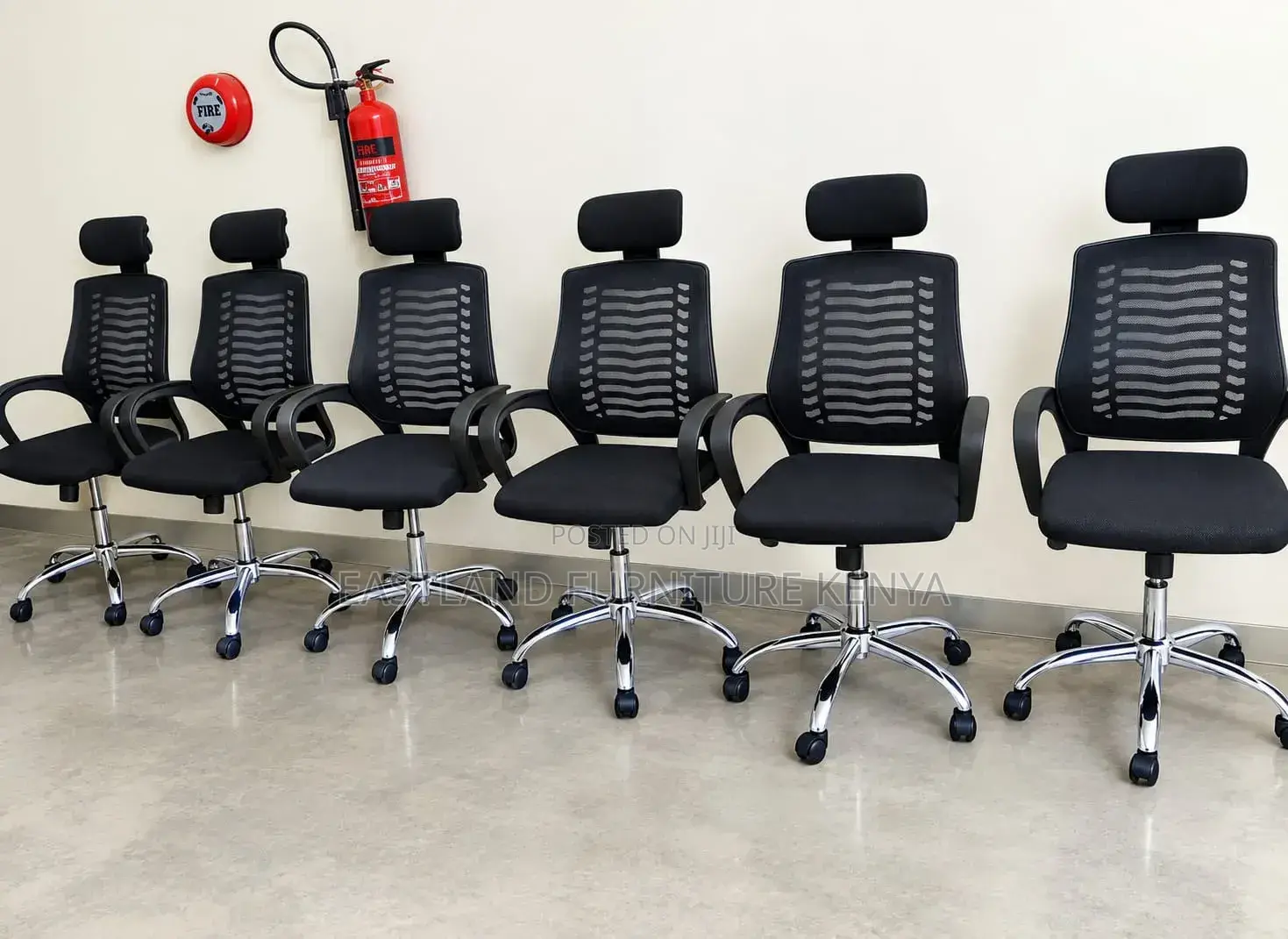Office Chair Whith Headrest