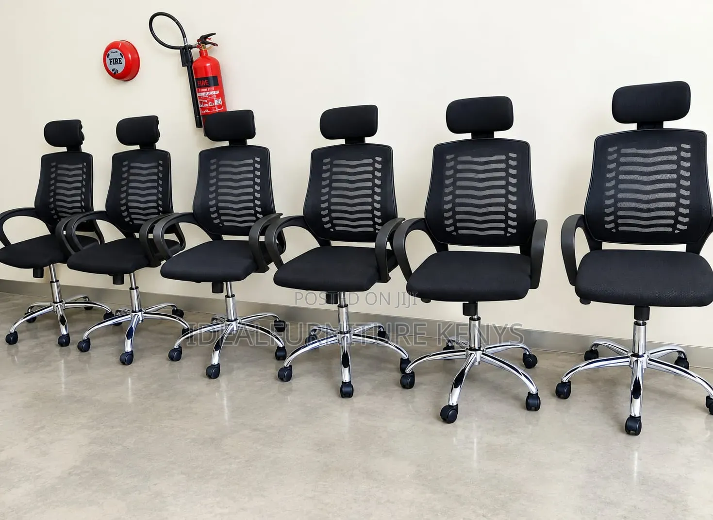 Office Chair Whith Headrest