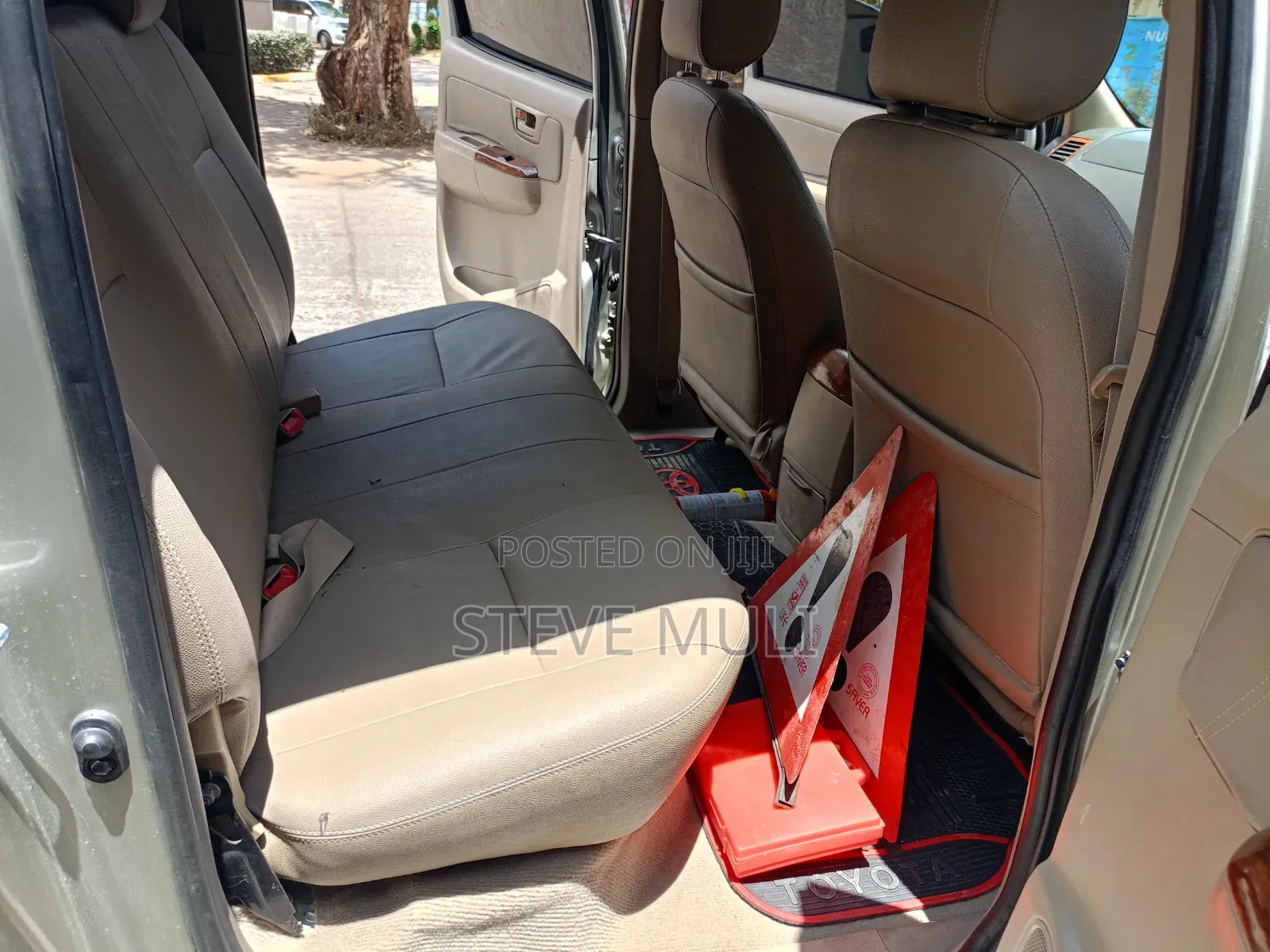 Toyota Hilux 2010 Brown
