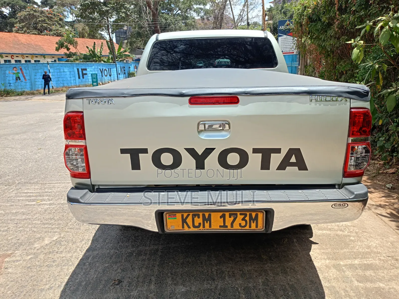 Toyota Hilux 2010 Brown