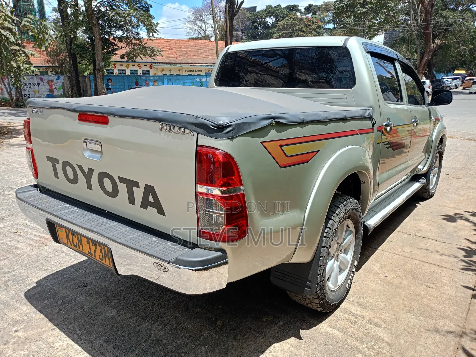 Toyota Hilux 2010 Brown