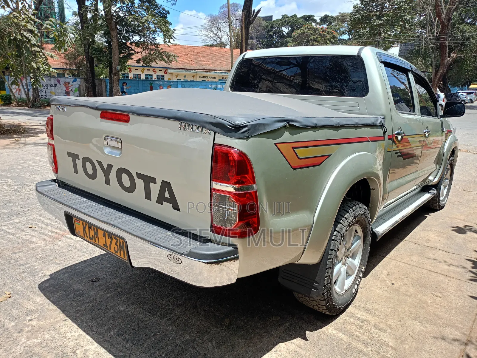 Toyota Hilux 2010 Brown