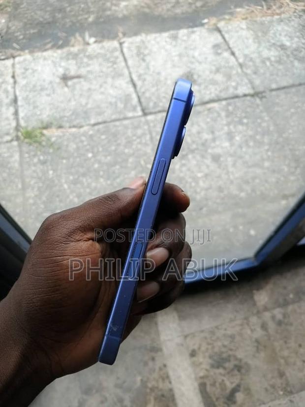 Apple iPhone 16 256 GB Blue - thumbnail 3