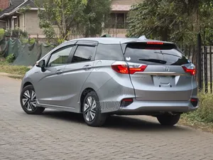 Honda Shuttle 1.5 Hybrid 2WD 2019 Silver