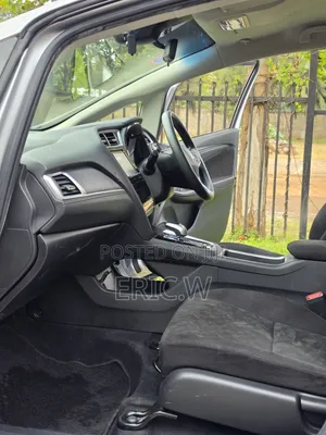 Honda Shuttle 1.5 Hybrid 2WD 2019 Silver
