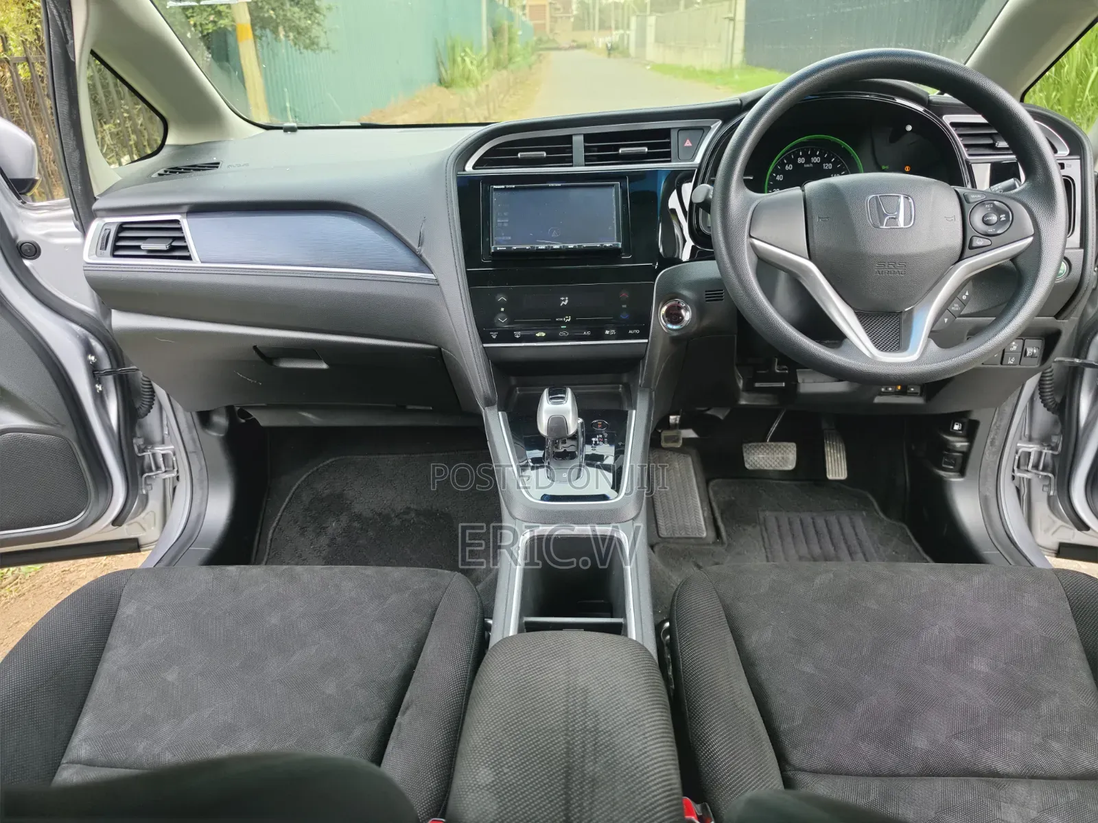 Honda Shuttle 1.5 Hybrid 2WD 2019 Silver