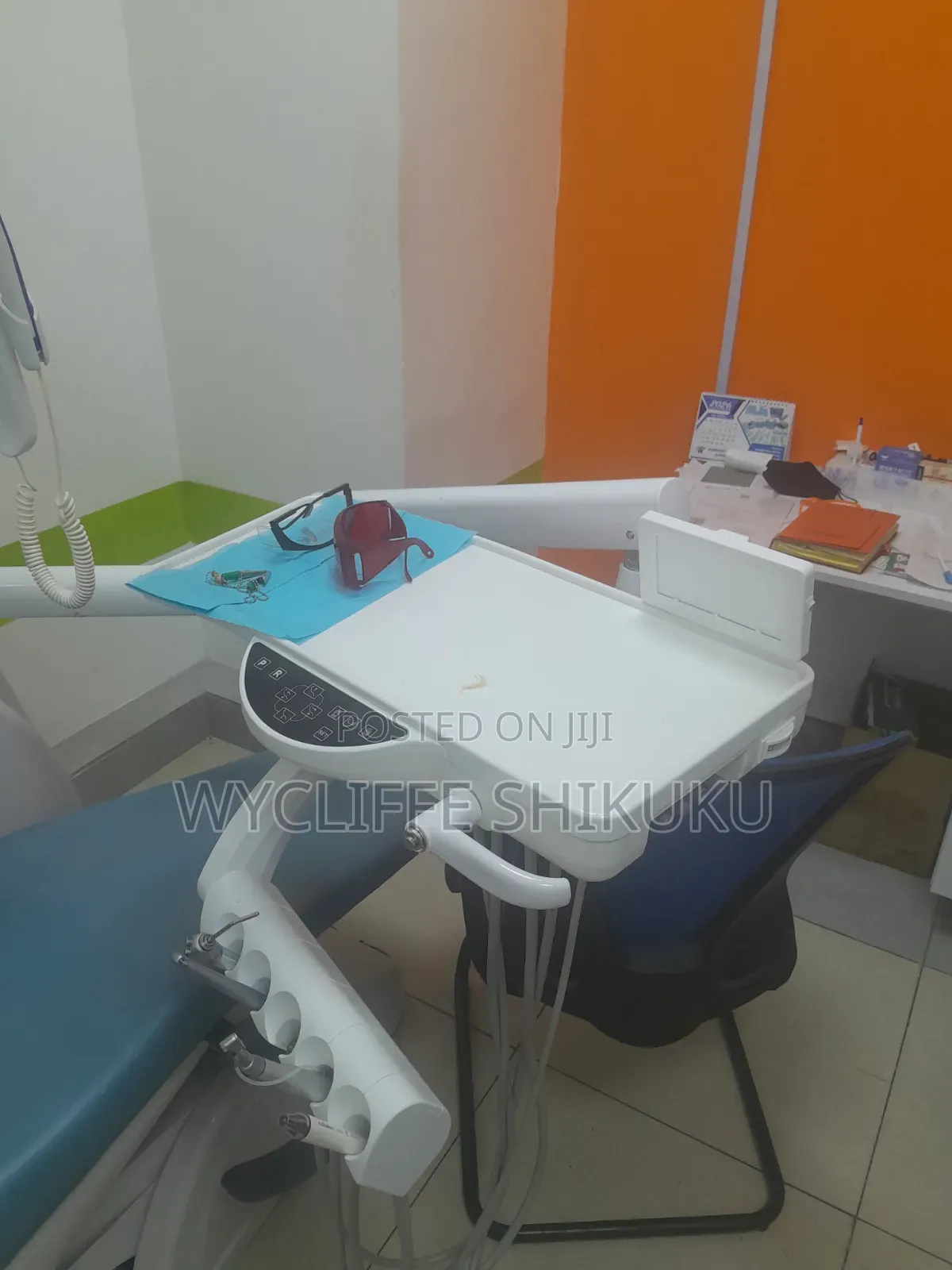 Dentist Computer Is in Nairobi CBD Asking 250,000